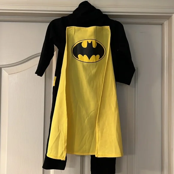 🦇 Batman zip up onesie with cape 🦇 - Picture 2 of 5